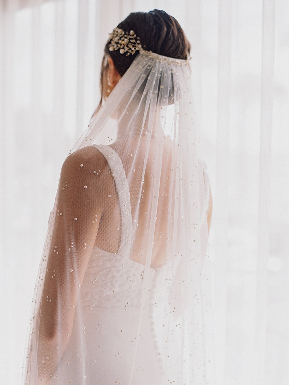 San Diego bride — luxury bridal hair and makeup by Ania Glam Lab (38589RLbra100303-R2-028-2_websize)