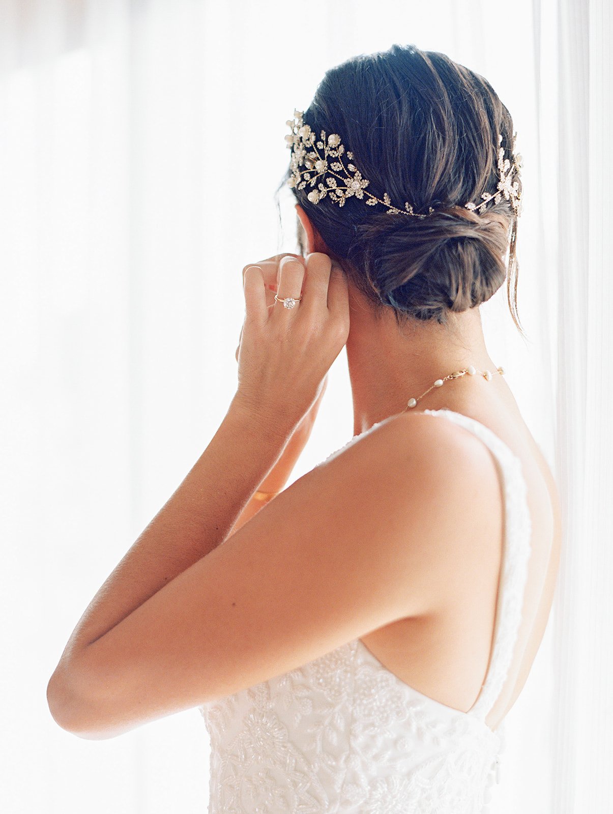 San Diego bride — luxury bridal hair and makeup by Ania Glam Lab (38589RLbra100303-R2-027-2_websize)