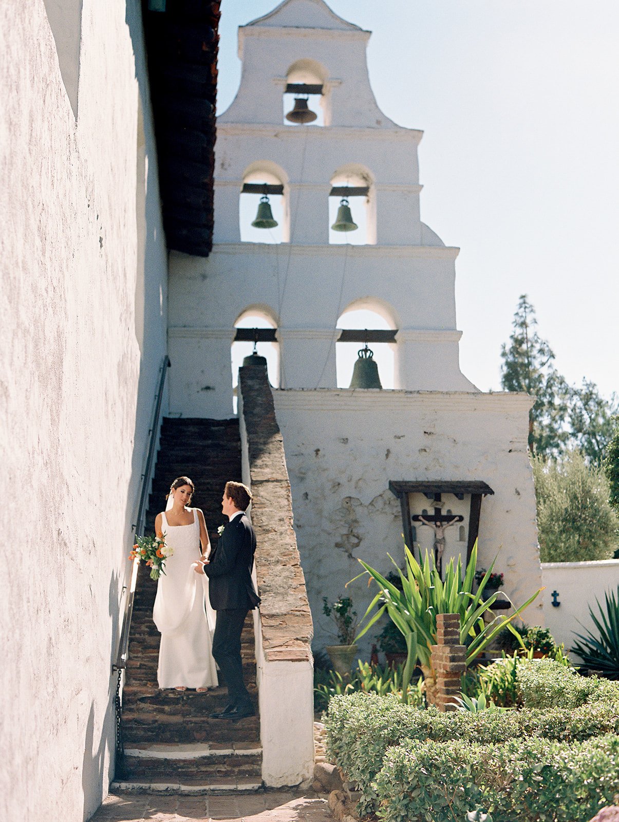 San Diego bride — luxury bridal hair and makeup by Ania Glam Lab (38589RLbra100303-R5-079-2_websize)