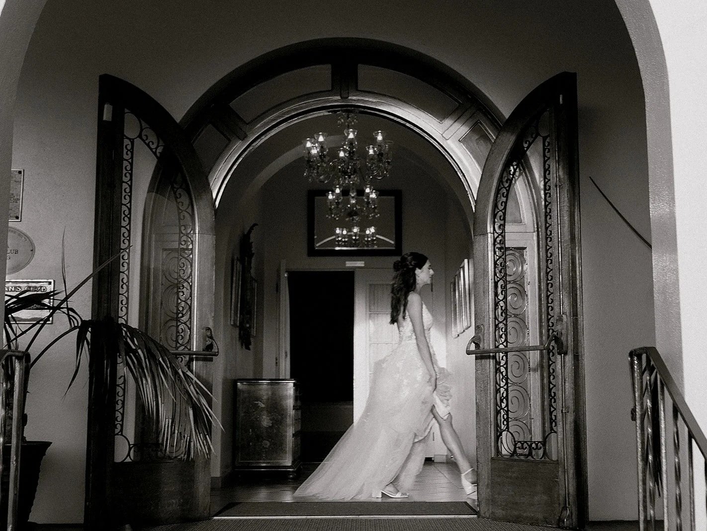 Anna Prangé with San Diego bride on wedding morning